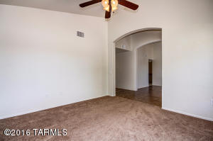 188 N Fenceline Dr, Tucson AZ 85748