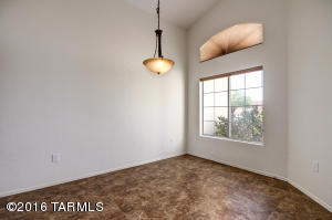 188 N Fenceline Dr, Tucson AZ 85748