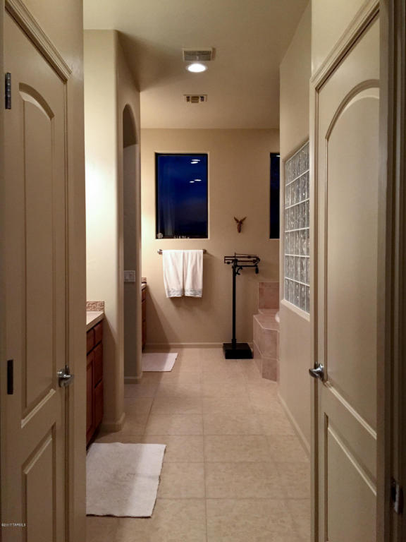 11390 E Calle Del Rincon