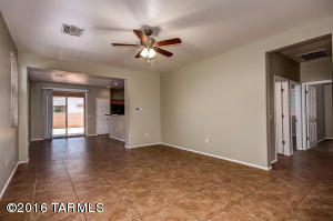 For Sale: 6837 W Leeward Cove Way Tucson, AZ 85757