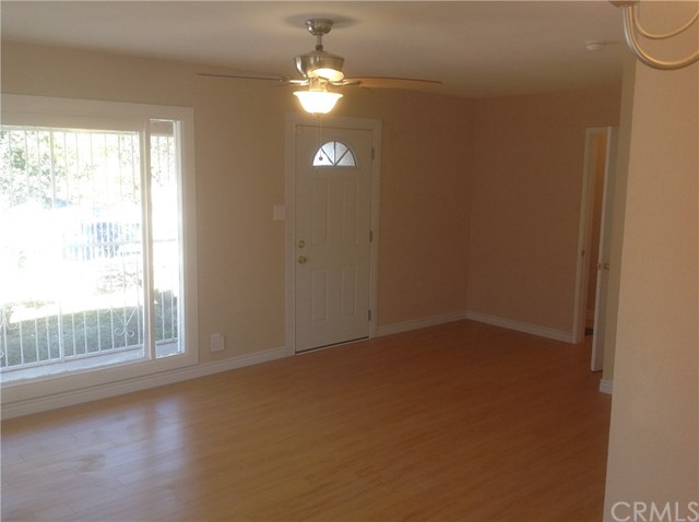 906 E Century Blvd