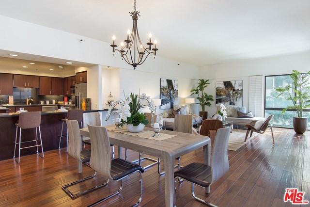 217 W 84th Pl