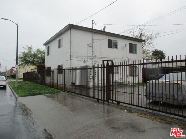 1025 W 20th St