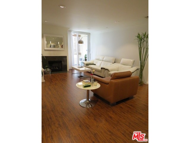 For Sale: 1049 S Hobart #102 Los Angeles, CA 90006