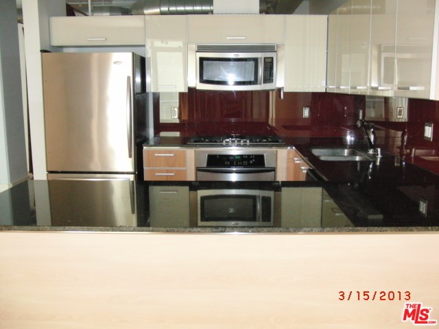 645 W 9th St #440