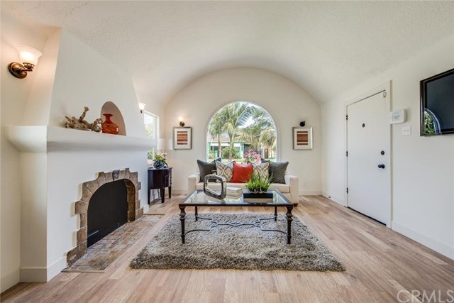 For Sale: 3039 Vineyard Ave Los Angeles, CA 90016