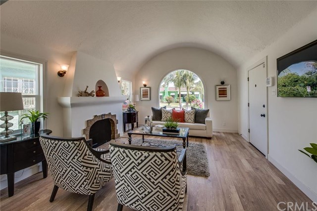 For Sale: 3039 Vineyard Ave Los Angeles, CA 90016