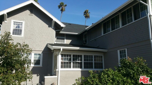732 S Wilton Pl