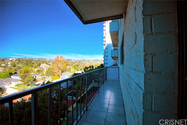 1300 Midvale Ave #302
