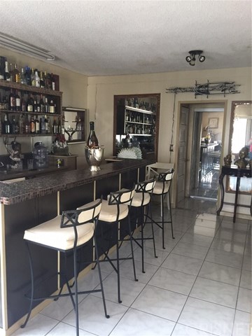 1101 W 48th St