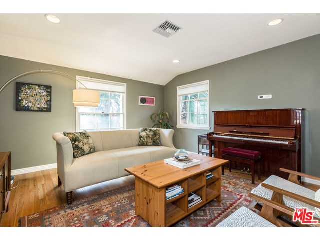 For Sale: 2538 Panorama Ter Los Angeles, CA 90039