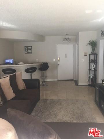 6174 Buckingham #305