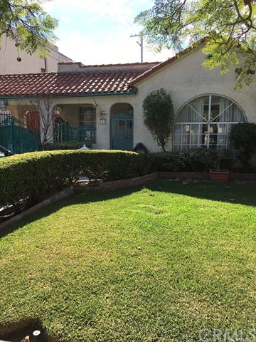 712 W 104th Pl