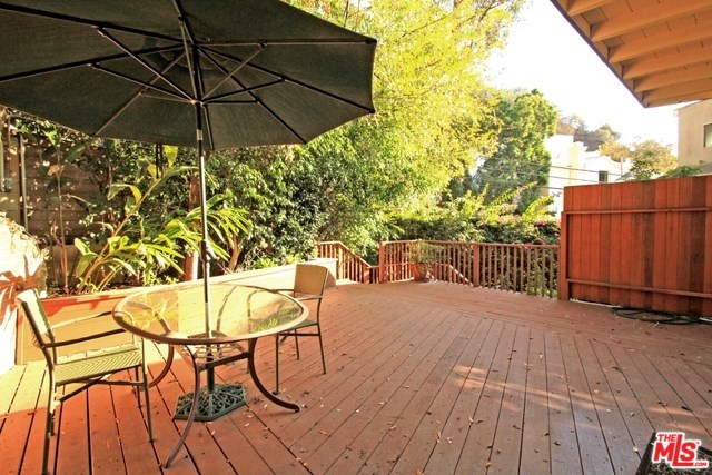 8135 Willow Glen Rd