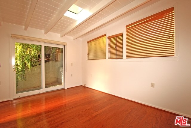 8135 Willow Glen Rd