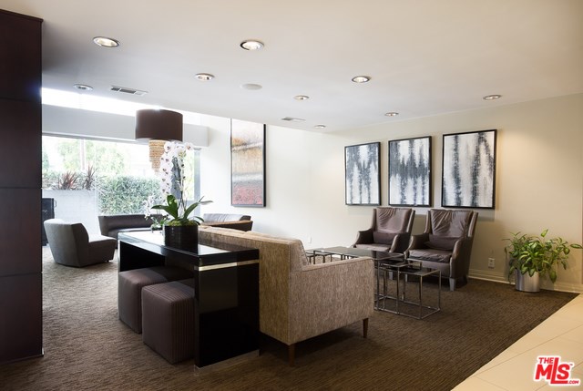 7250 Franklin Ave #607