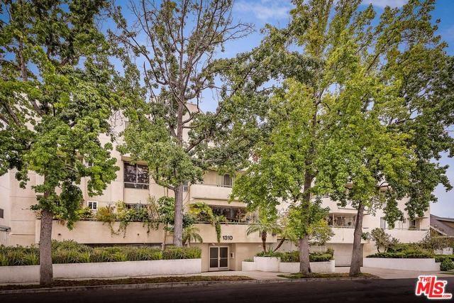 1037 N Vista St #303