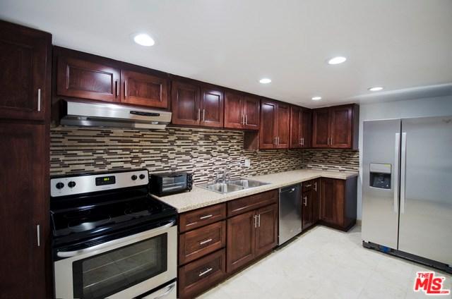 1037 N Vista St #303