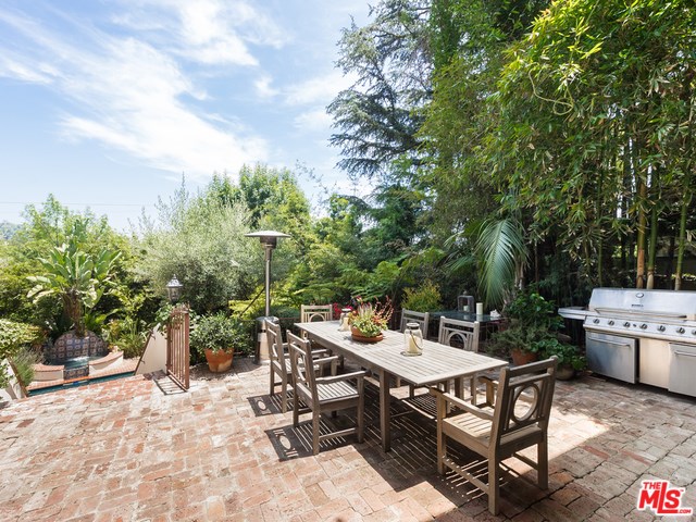 For Sale: 7670 Seattle Pl Los Angeles, CA 90046