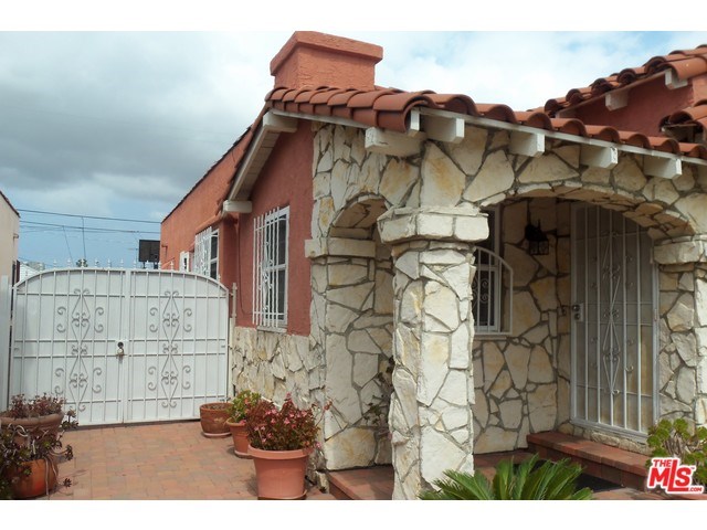 For Sale: 8617 S Wilton Pl Los Angeles, CA 90047
