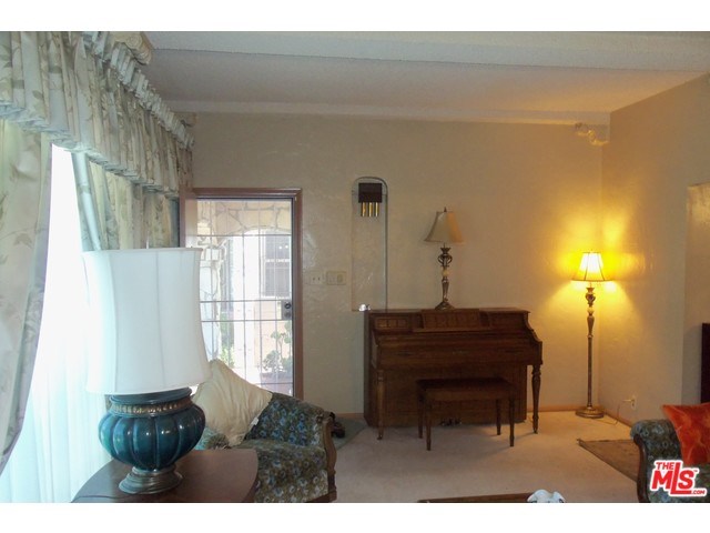 For Sale: 8617 S Wilton Pl Los Angeles, CA 90047