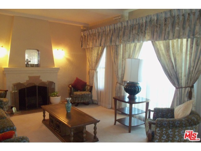 For Sale: 8617 S Wilton Pl Los Angeles, CA 90047
