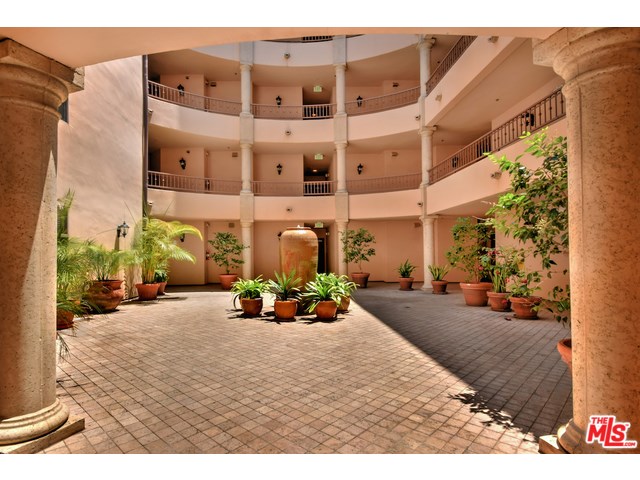For Sale: 122 N Clark Dr #102 Los Angeles, CA 90048
