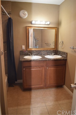 616 E 118th Pl