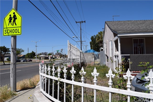 616 E 118th Pl