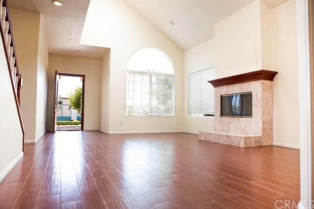 2740 El Roble Dr