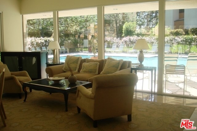 10433 Wilshire #605