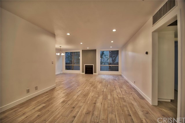 1318 N Crescent Hts #102