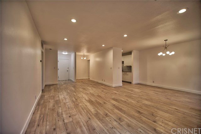 1318 N Crescent Hts #102