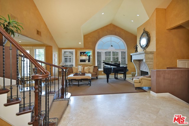 2384 Buckingham Ln