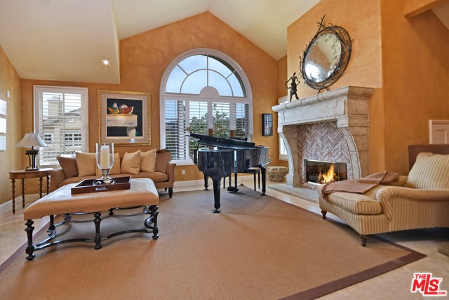 2384 Buckingham Ln