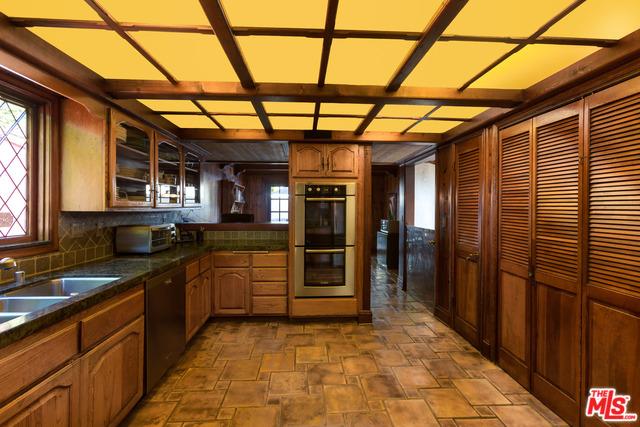 1610 N Beverly Dr