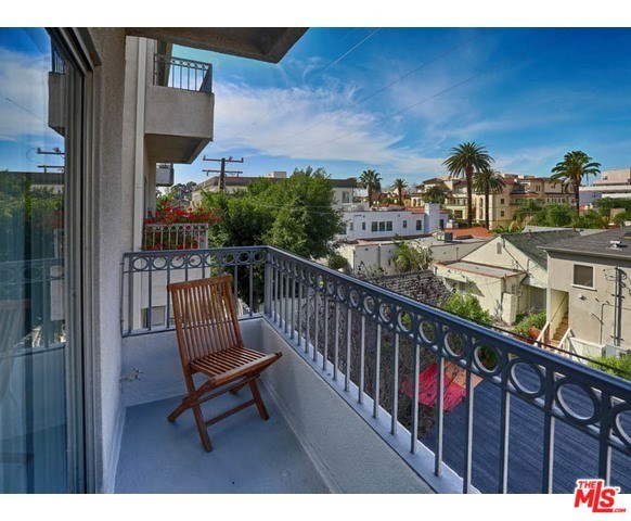 248 S Doheny Dr #6