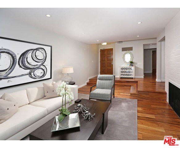 248 S Doheny Dr #6