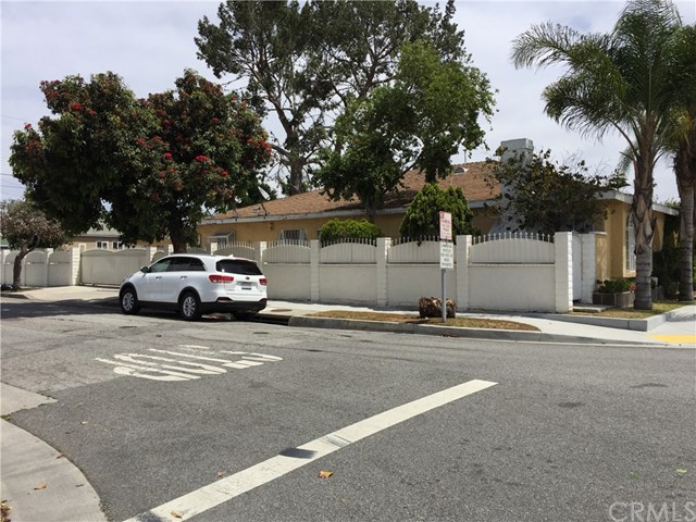 10500 Rosewood Ave