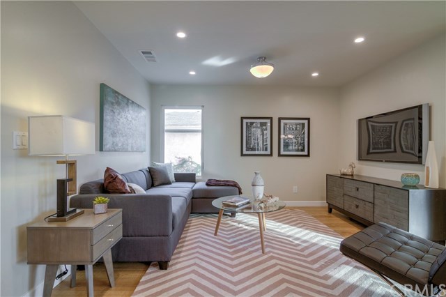 129 N Broadway #B
