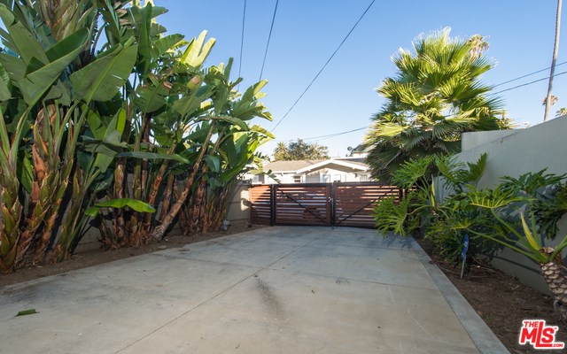 824 Venice Blvd