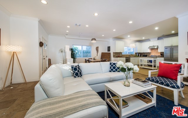 824 Venice Blvd