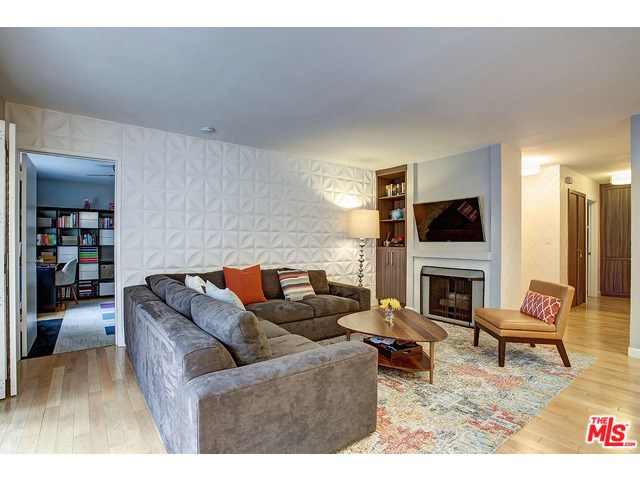 For Sale: 914 Lincoln #208 Santa Monica, CA 90403