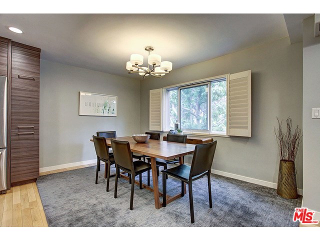 For Sale: 914 Lincoln #208 Santa Monica, CA 90403