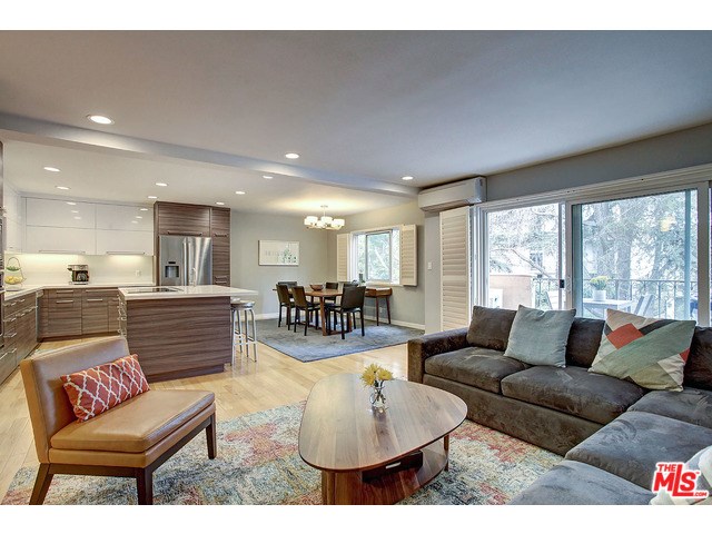For Sale: 914 Lincoln #208 Santa Monica, CA 90403