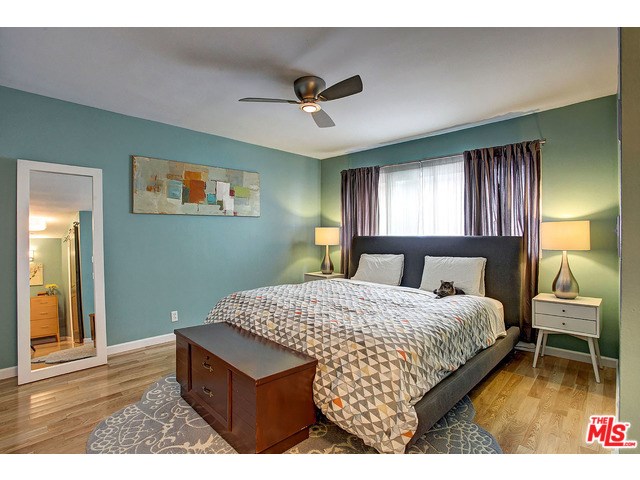 For Sale: 914 Lincoln #208 Santa Monica, CA 90403