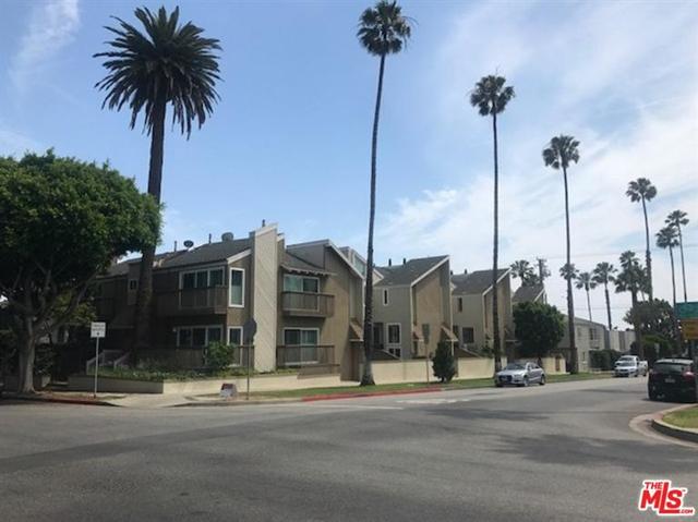 2852 Exposition Blvd