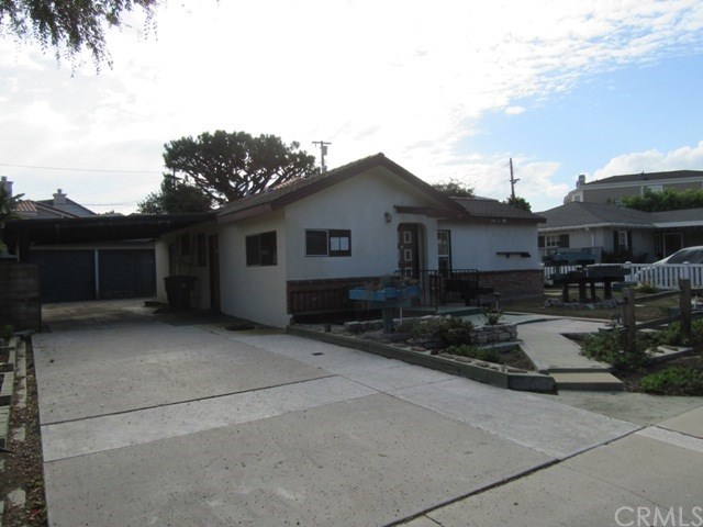 22708 Susana Ave