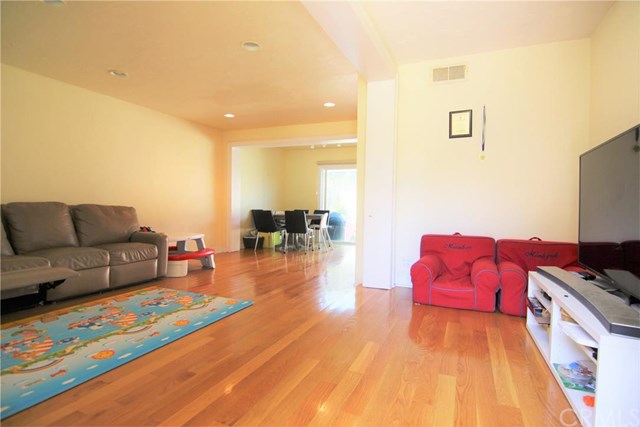 1326 Devonshire Ln