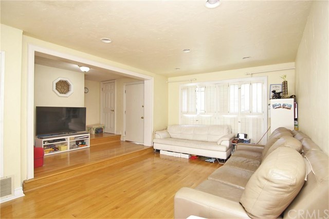 1326 Devonshire Ln